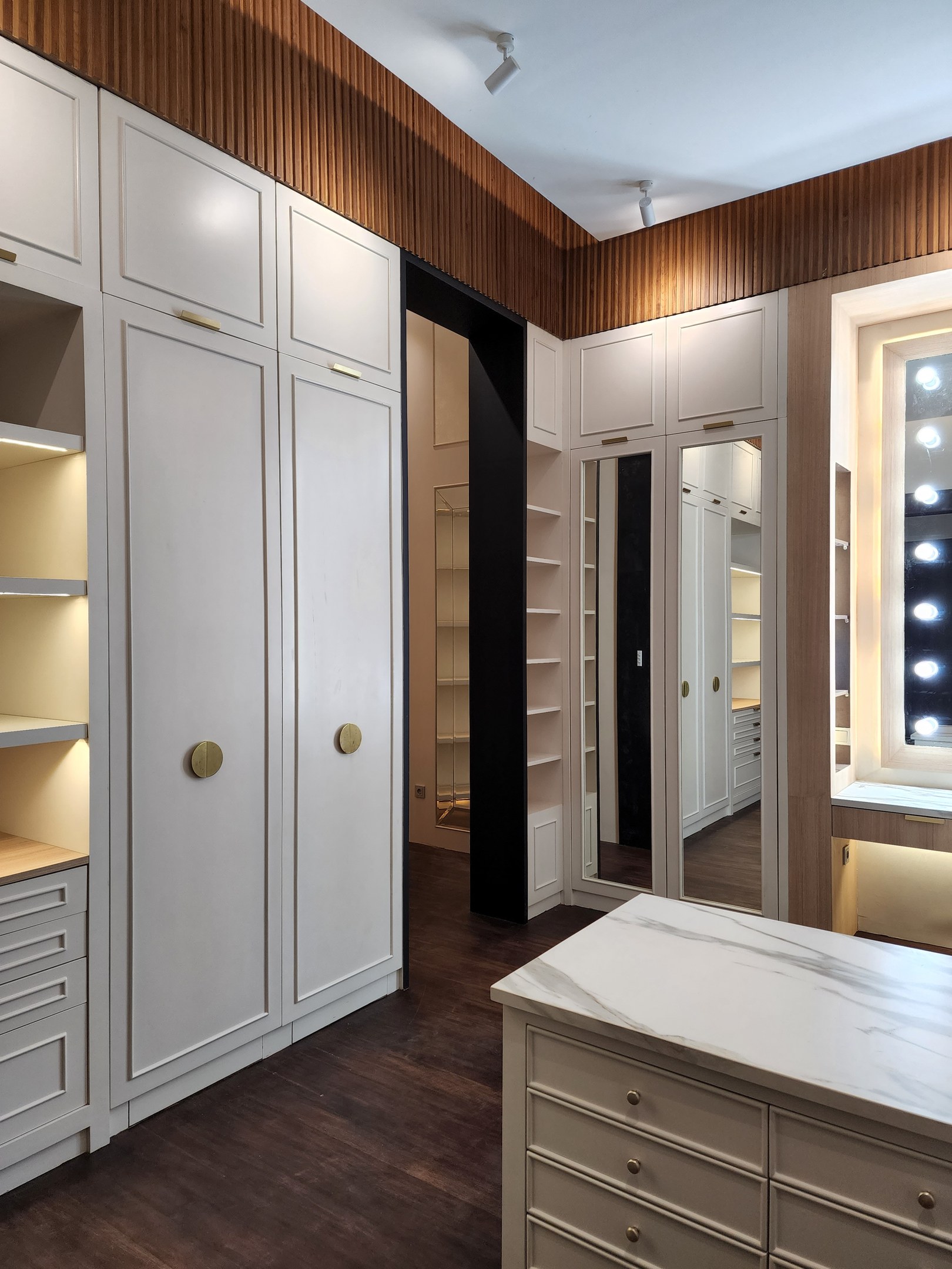 Residential Walk-in Wardrobe